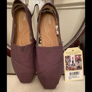 NWT TOMS Womens Classics Ash Canvas 001001B07-GREY Womens size 6